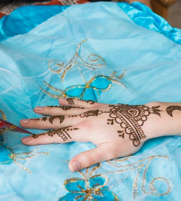 Henna Tattooing